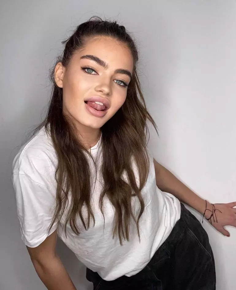 fiica-lui-Cristian-Boureanu-operatii-estetice-5