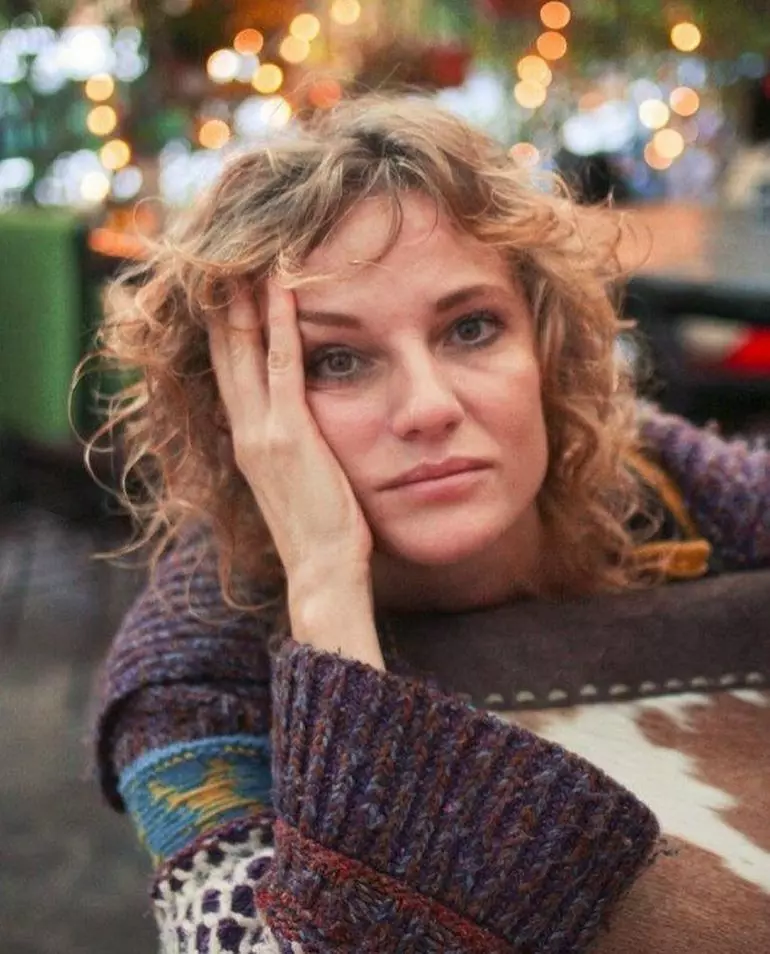 lia-bugnar-fosta-iubita-a-lui-anghel-damian-noul-iubit-al-lui-theo-rose-inca-are-pozele-cu-el-pe-contul-ei-de-instagram1