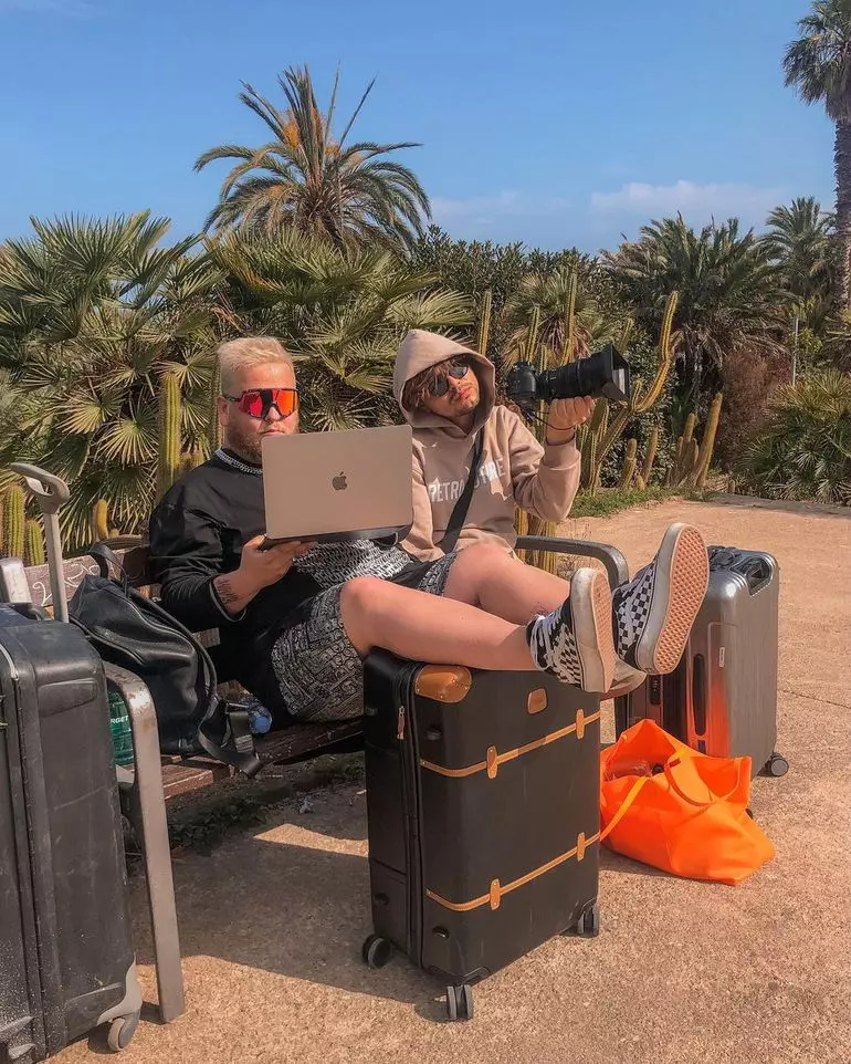 pufeh AMERICA EXPRESS