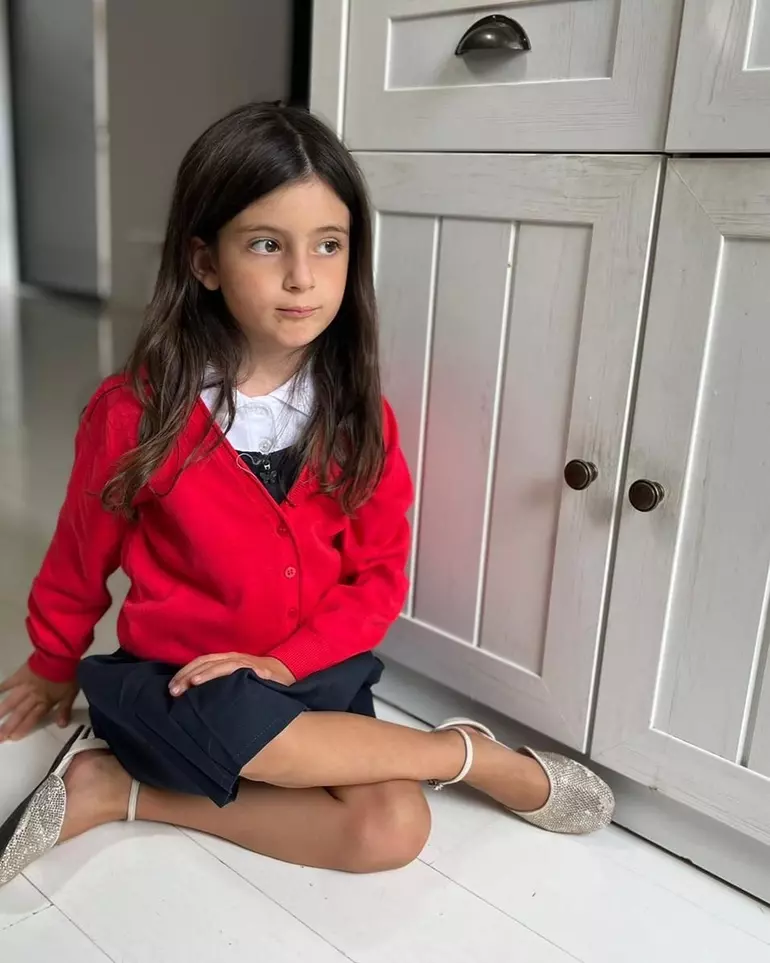 amalia-enache-dezvaluie-prin-ce-trece-cu-fiica-ei-la-scoala-si-acasa.-deja-vorbim-si-de-greutati-la-6-ani.-video-exclusiv-3