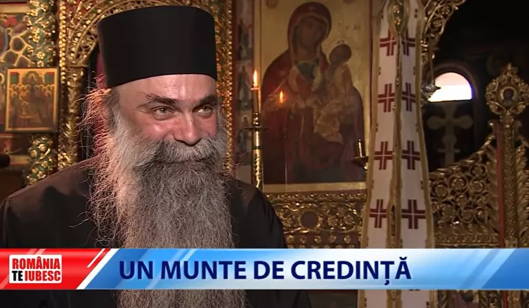 calugar-parintele-daniil-muntele-athos