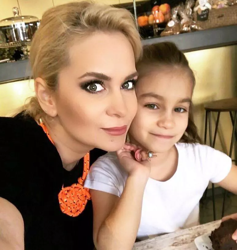 Paula Chirilă a divorțat după 12 ani și are o fetiță, Carla