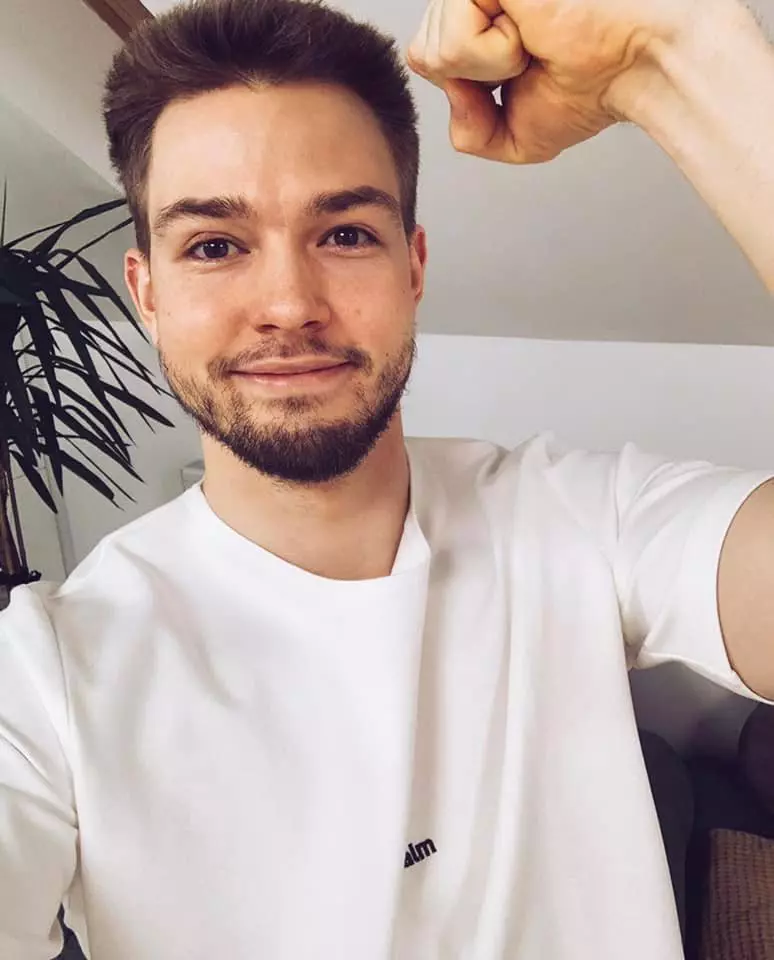 Levi-Eleket-iubit-Mira-1