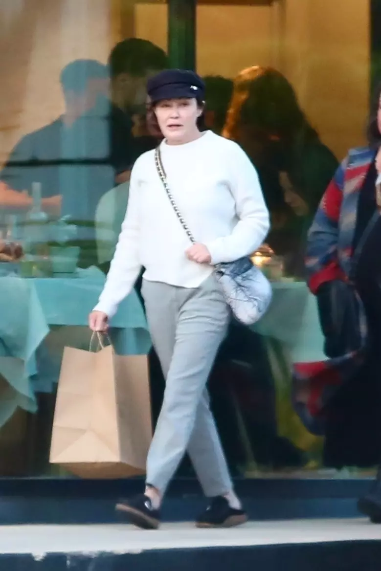 *EXCLUSIVE* Shannen Doherty leaves after dinner with her mom and a friend in Malibu