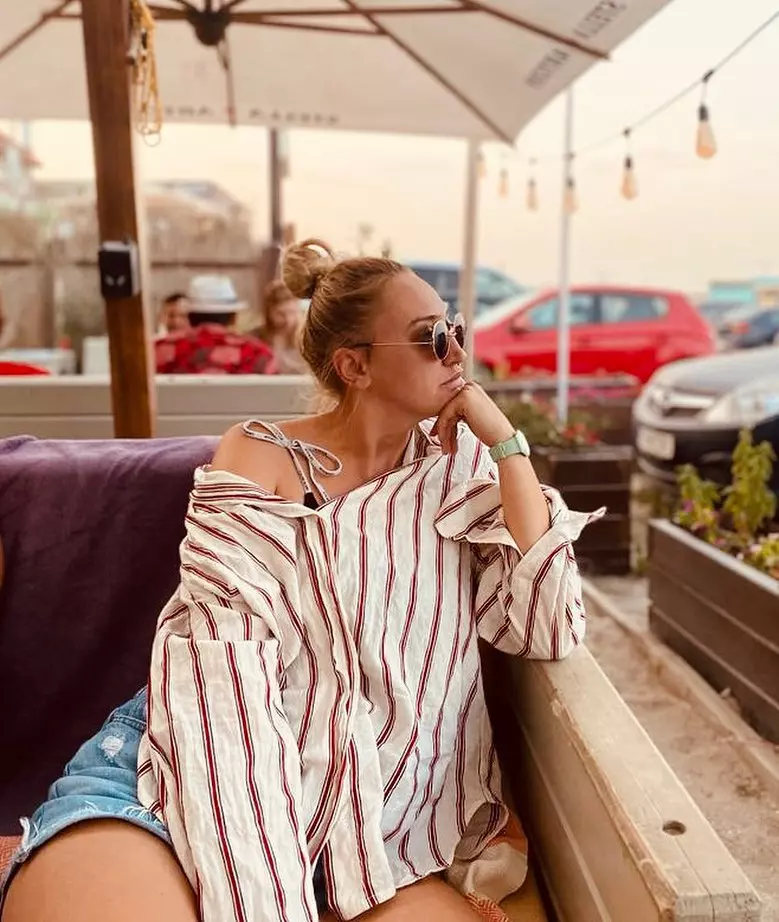 Pe-ce-cheltuie-Ilona-Brezoianu-salariul-de-la-Antena-1.-Ce-surse-de-venit-mai-are.-„Nu-prea-ma-mai-uit-la-pret-5