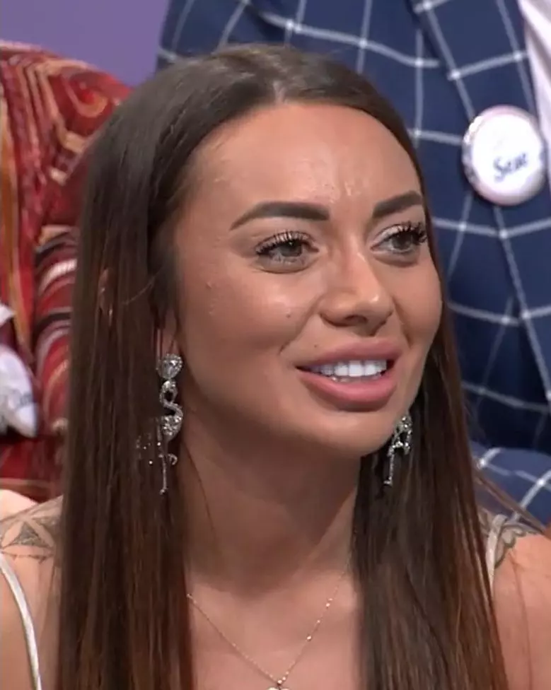 cine-este-larisa-florea-8