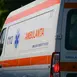 O adolescentă de 16 ani s-a electrocutat pe stradă, în București, după ce a călcat într-o baltă în care căzuseră cabluri electrice