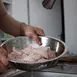 Alertă alimentară la Buzău, după ce au fost descoperite 21 de cazuri de salmonella în carnea de pasăre