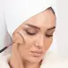 Machiajul ochilor înainte de cel al tenului: când această ordine îți face rutina de makeup mai ușoară