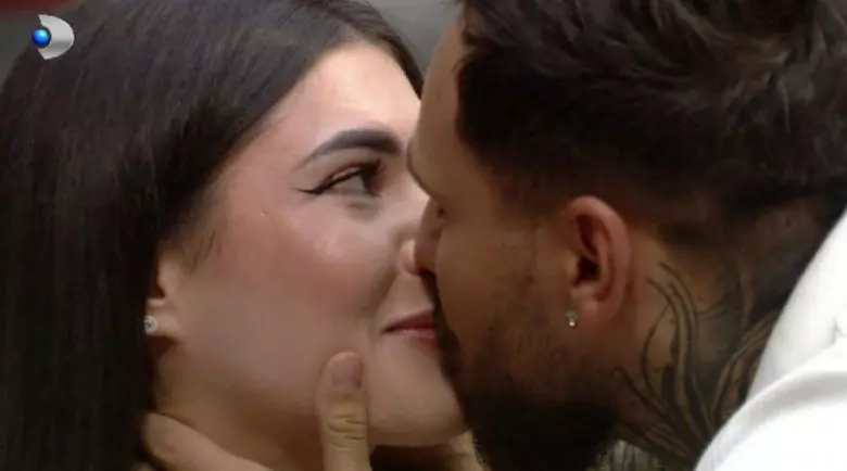 lia si robert sarut