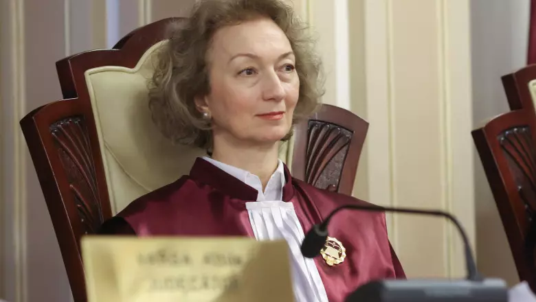Simina Tănăsescu2