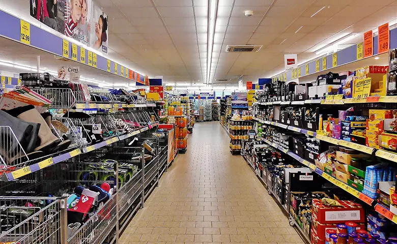 supermarket-cumparaturi-alimente-magazin