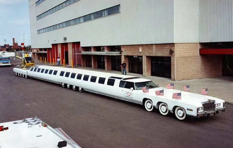 Record mondial: cum arată cea mai lungă mașină construită vreodată