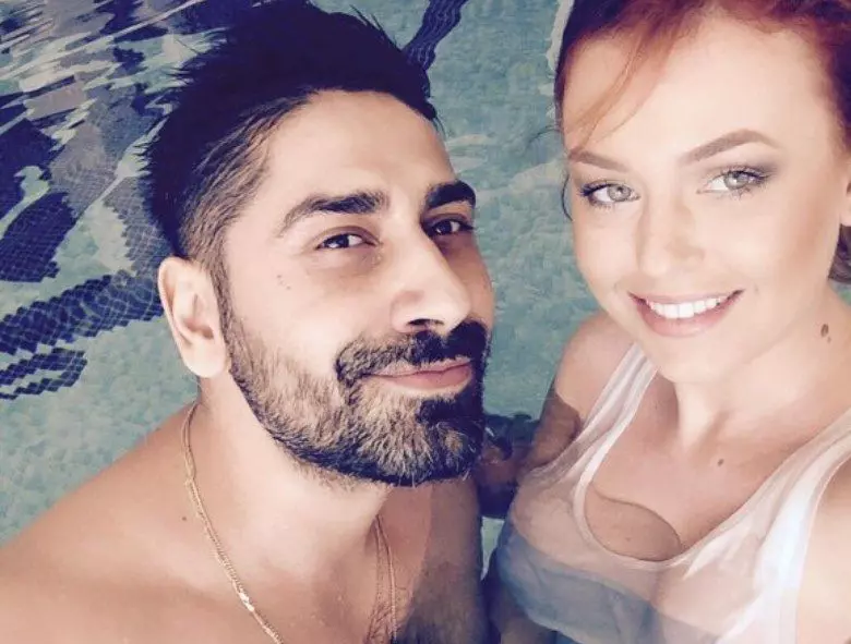 fosta-sotie-a-lui-connect-r-super-sexy-la-doi-ani-dupa-divortul-de-artist-iata-cum-arata-in-costum-de_size20-1