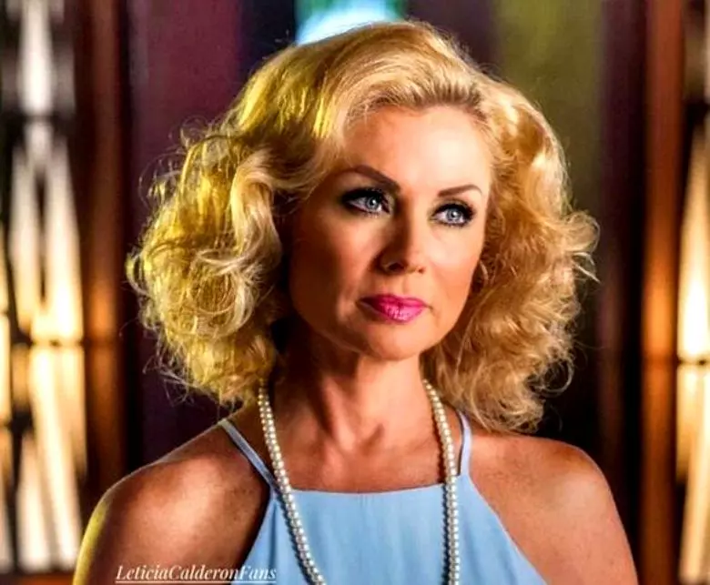 Leticia Calderon (Esmeralda)