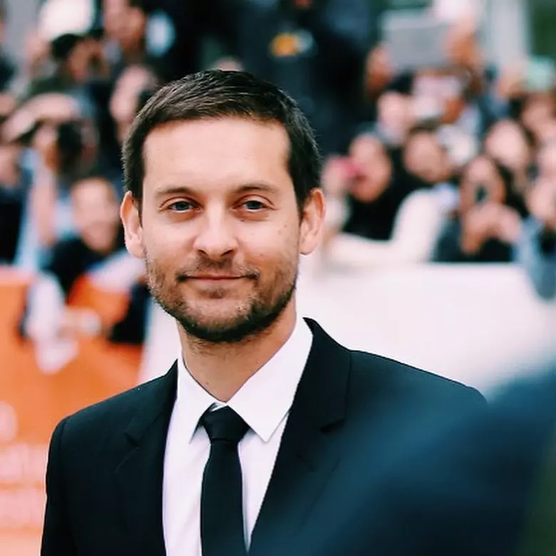 Tobey-Maguire-in-oras-cu-fiica-adolescenta.-Cum-a-fost-surprins-fostul-Spider-Man-pe-strazile-din-Los-Angeles-1