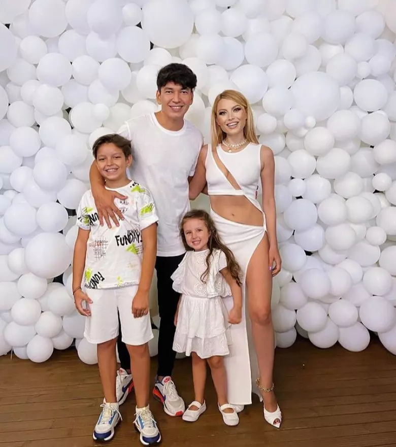 Elena Gheorghe si familia ei