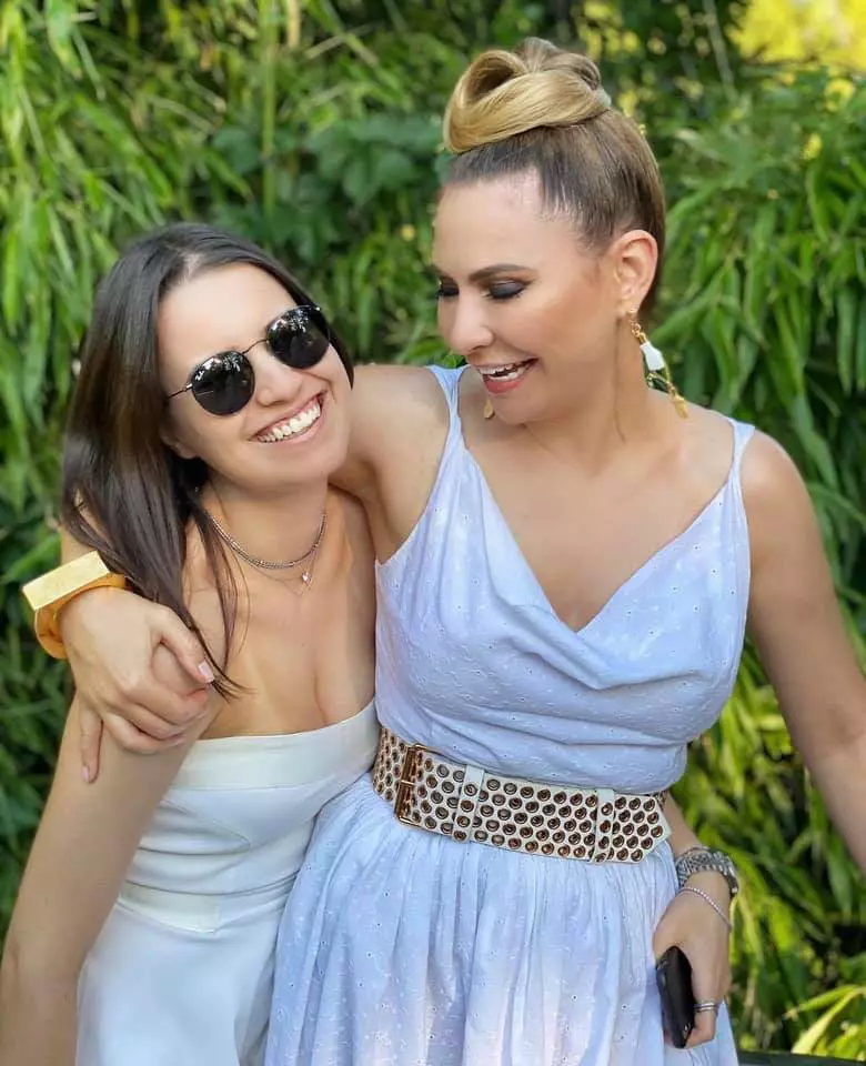 adina-buzatu-fiica-sarah-partenere-de-afaceri-3