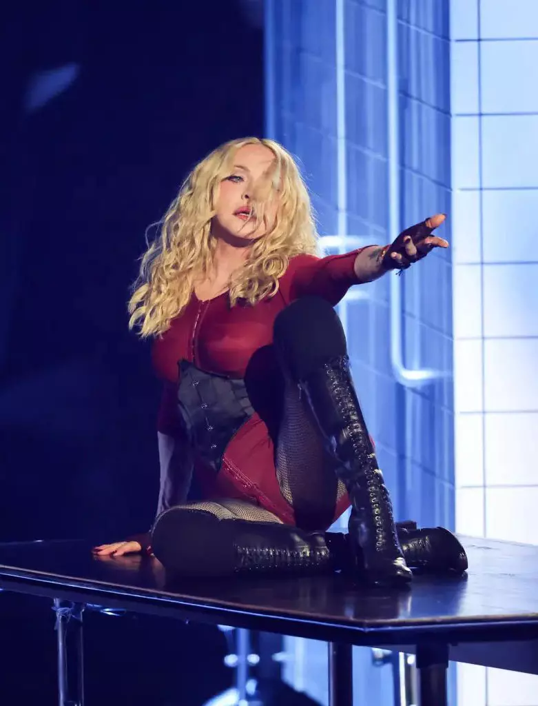 Madonna (1)