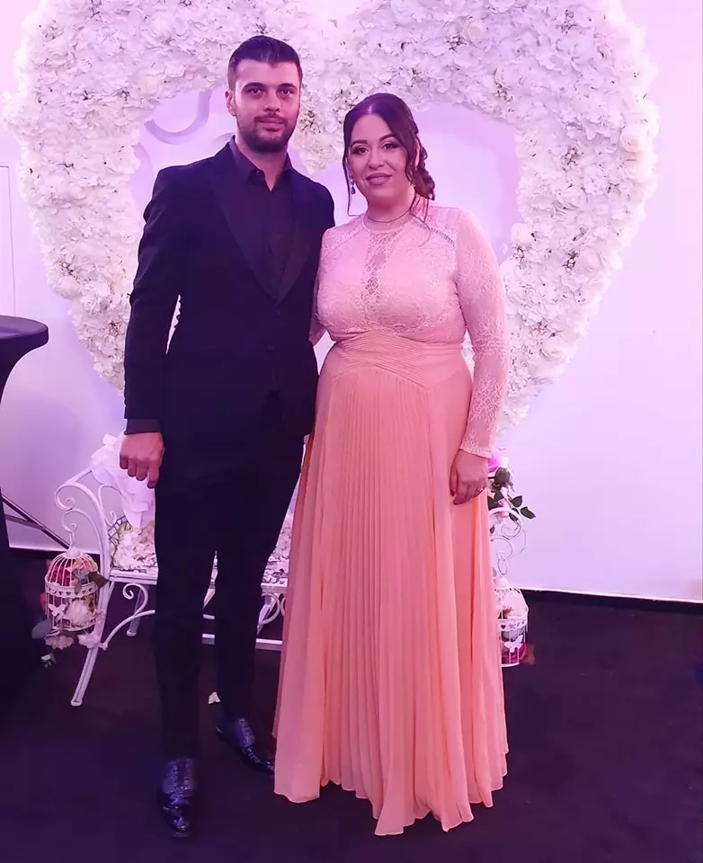 oana-roman-eleganta-a-slabit-2