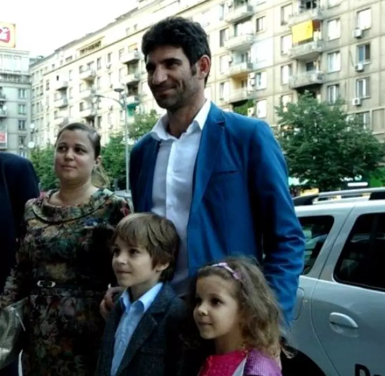 Cuzin Toma si familia