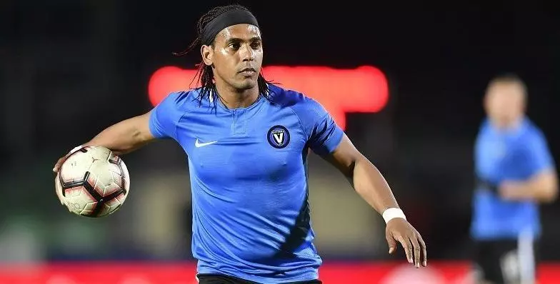 Eric de Oliveira stare grava