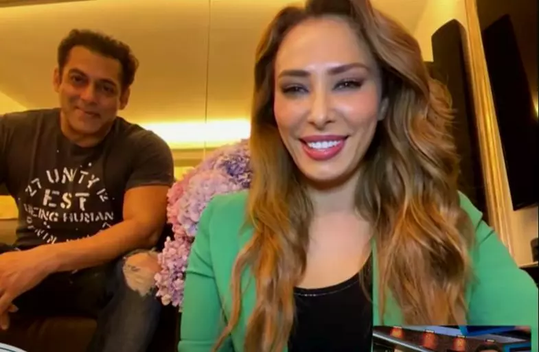 i8