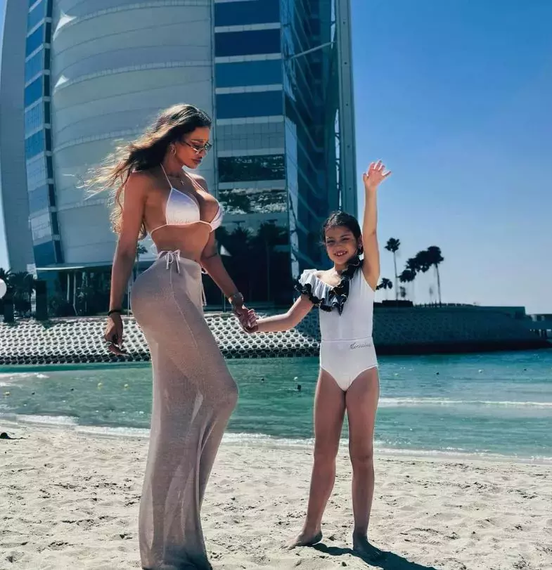 Bianca-Dragusanu-si-Sofia-4