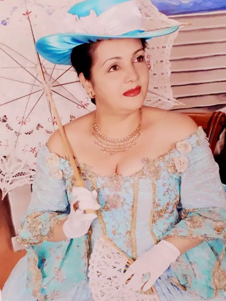 cornelia catanga 15