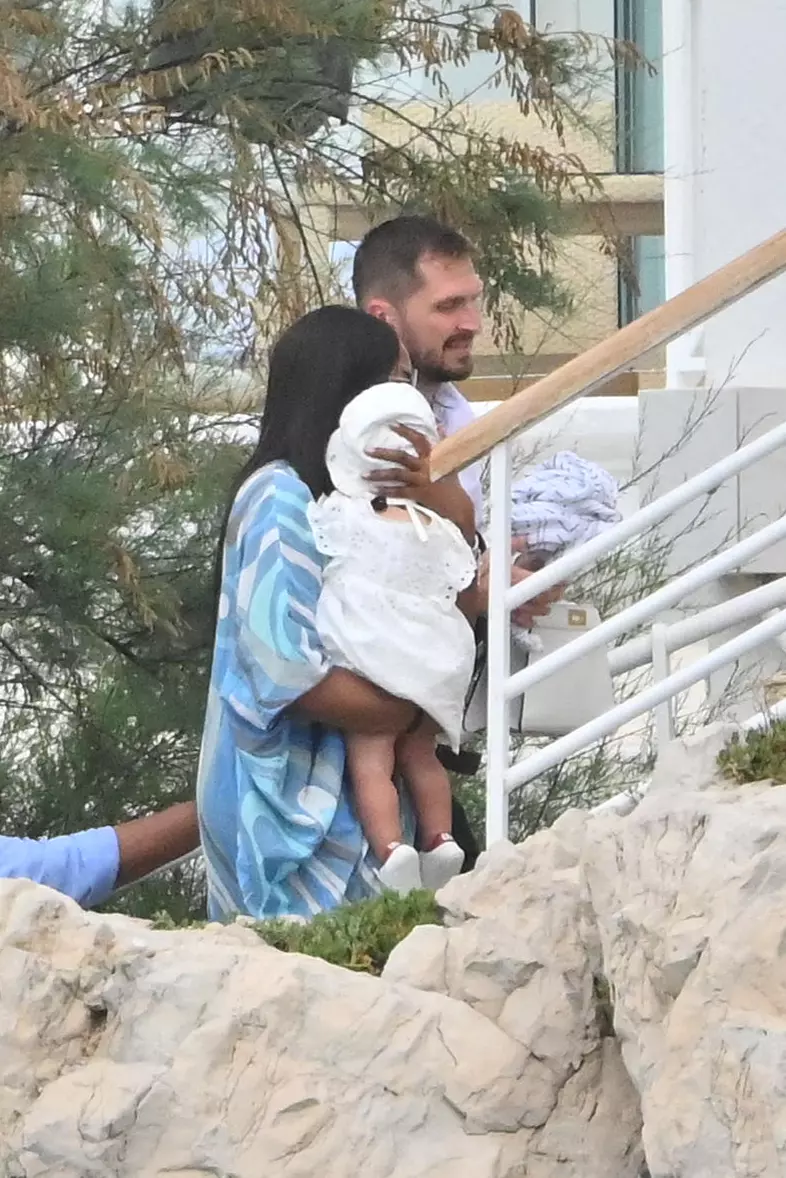 No Credit - BI - Naomi Campbell et sa fille aperçues à l'hôtel Eden-Roc à Antibes