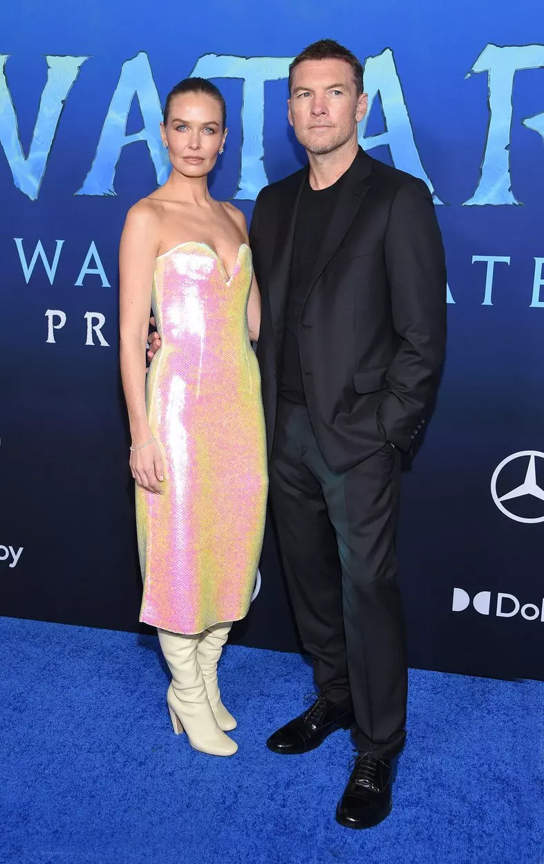 Hollywood, CA on December 12, 2022. Sam Worthington and Lara Bingle Worthington arriving to the U.S. premiere of 20th Century Studios Avatar: The Way of Water  held at the Dolby Theatre in Hollywood, CA on December 12, 2022.© Lisa OConnor / AFF-USA.com