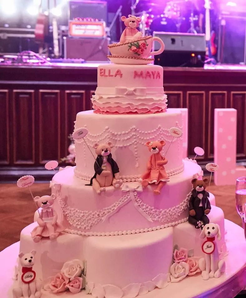 Andreea Bălan şi-a botezat fetiţa (4)