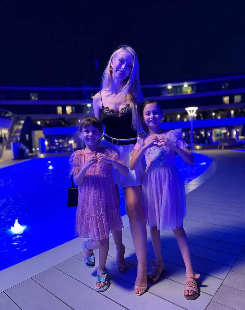 3. Andreea Bălan și fiicele ei