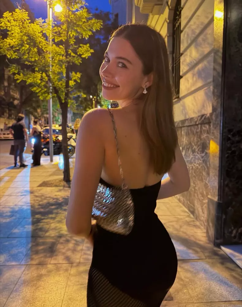 Afra Saraçoğlu (7)