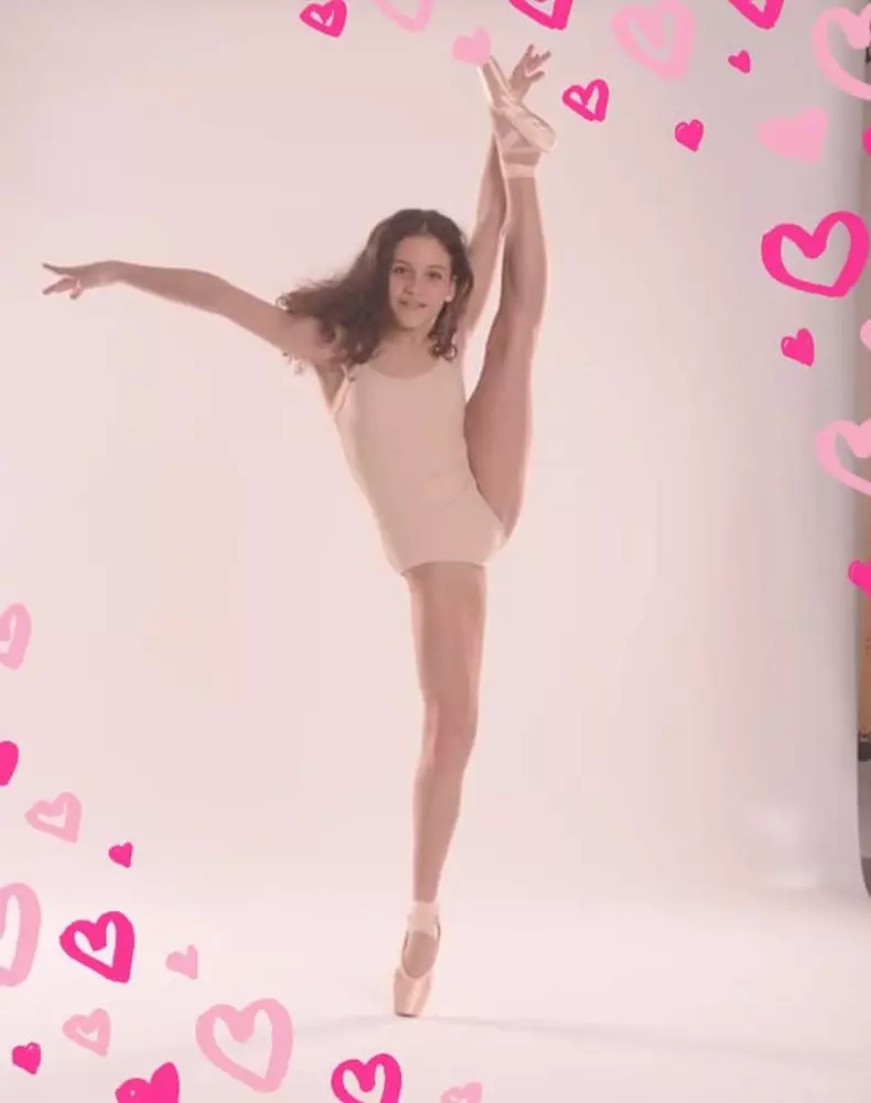 Sara-Ardeleanu-Golden-Buzz11