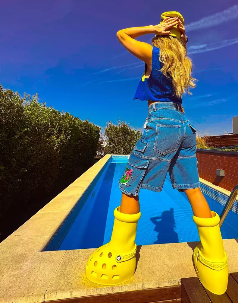 Delia Matache cizme galbene MSCHF Crocs