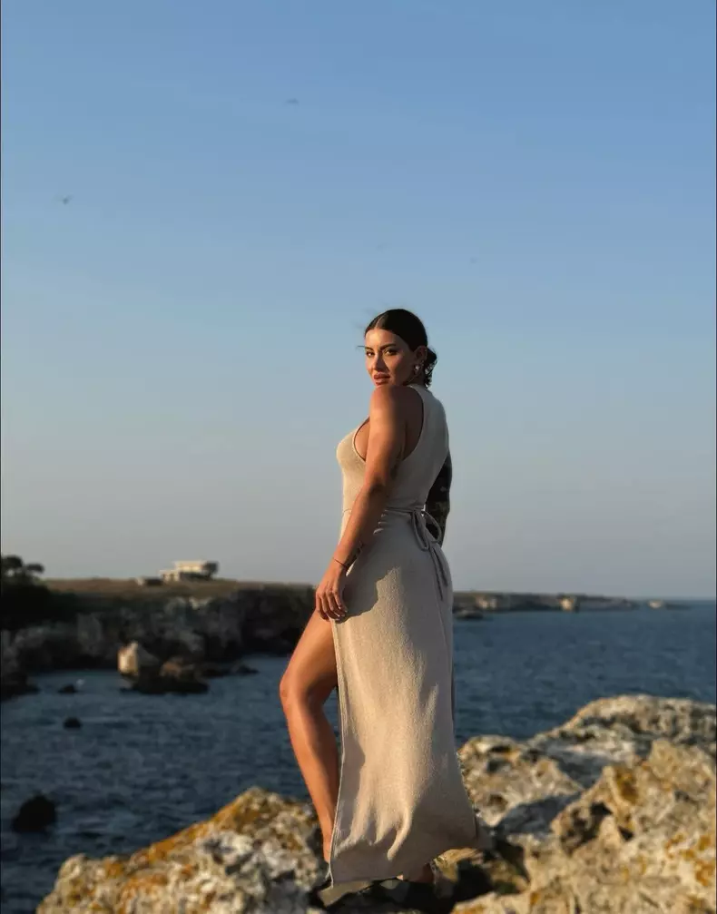 nicoleta nuca 5