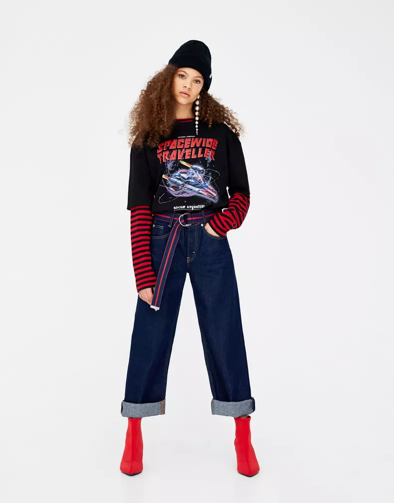 4. Pull and bear 129,90 lei