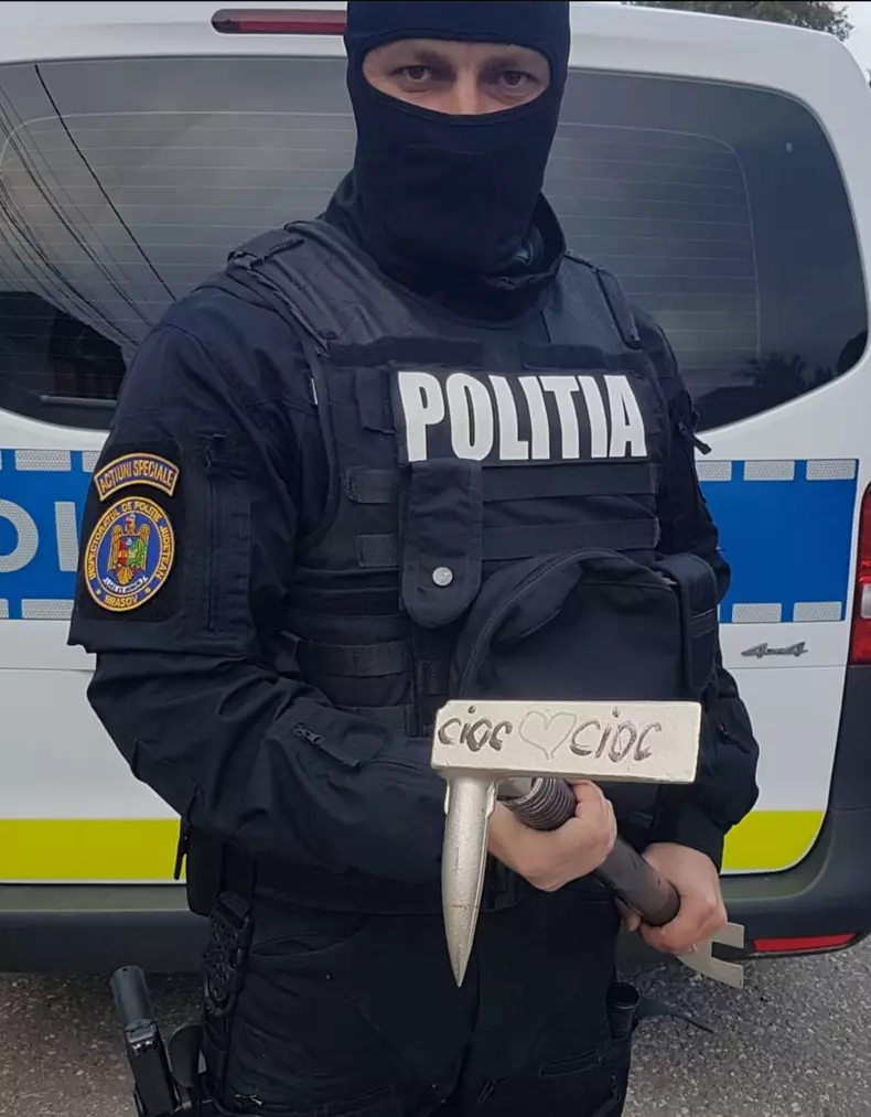 Ce salariu are Marian Godină. Celebrul polițist are 15 ani vechime și gradul de agent șef
