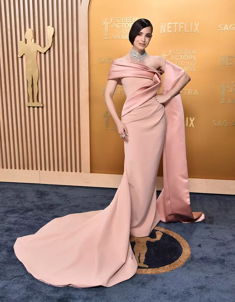 SAG Awards 2025 - Sofia Carson, ținută Elie Saab Haute Couture