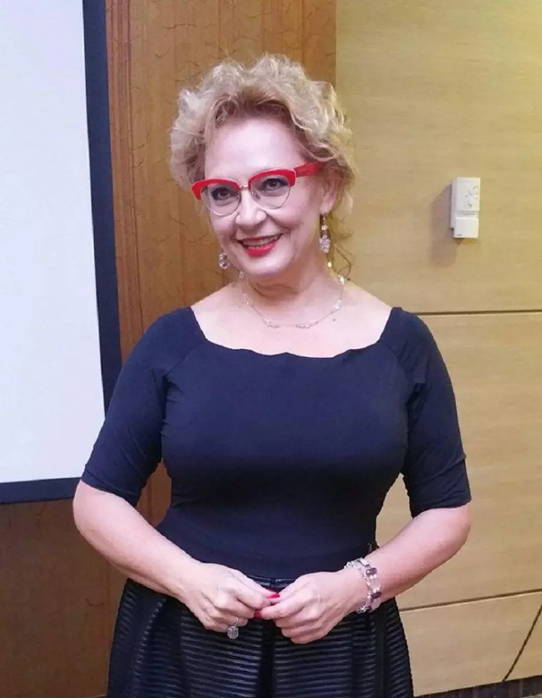 mihaela-tatu-slabit-1-796x1024