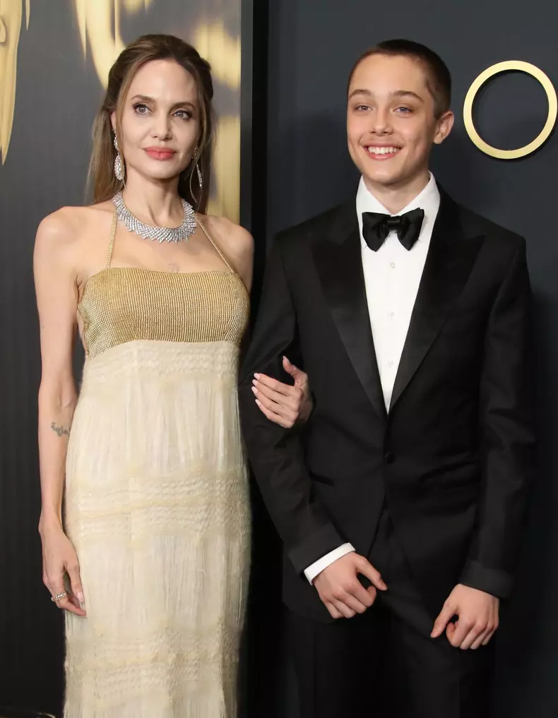 Angelina Jolie, apariție rară cu fiul ei Knox Jolie-Pitt 