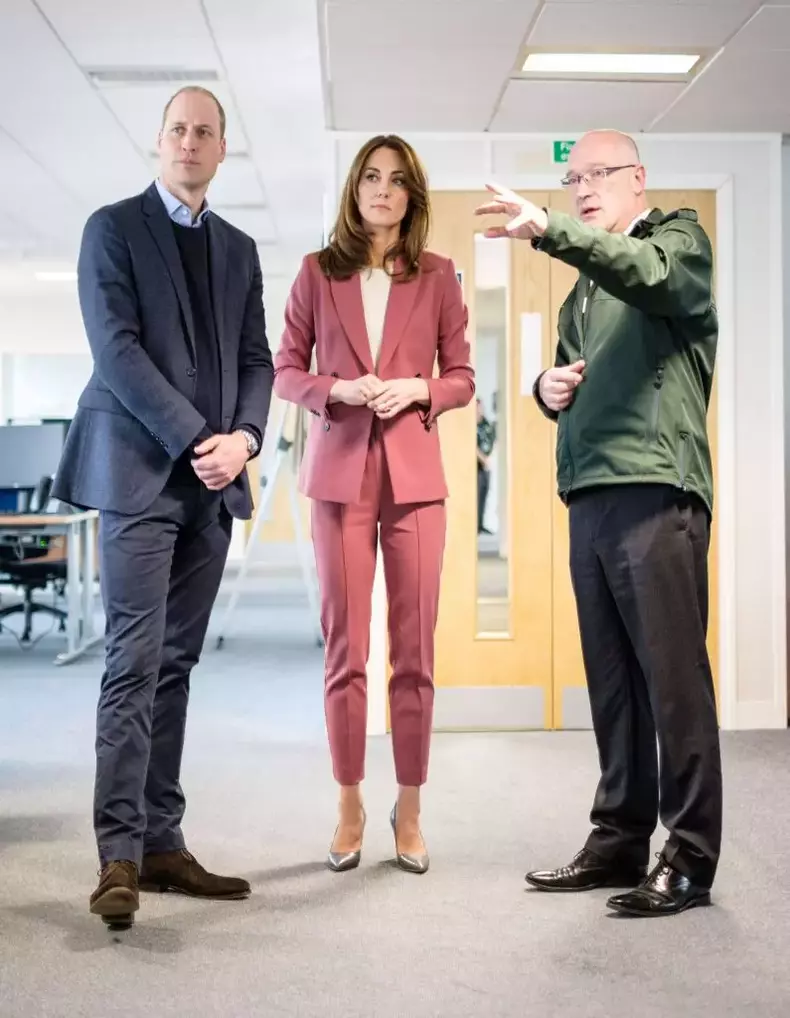 kate-middleton-cercei2-795x1024-1