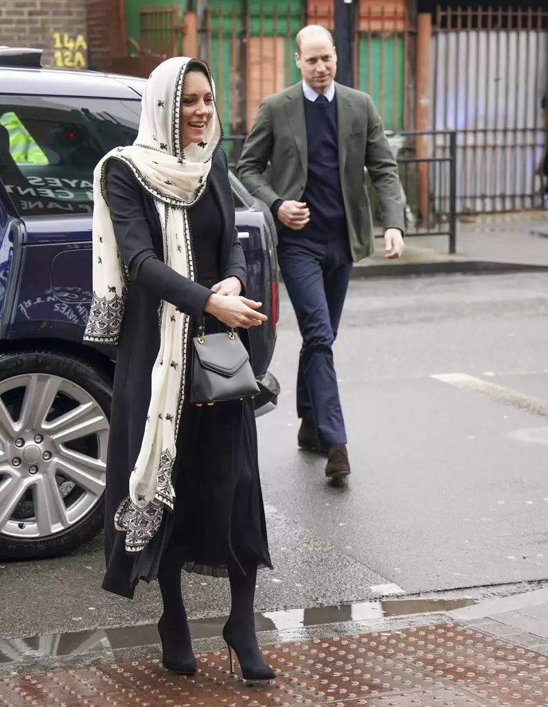 Moment stânjenitor pentru Kate Middleton. Ce a pățit prințesa de Wales în timpul unei întâlniri cu un oficial musulman