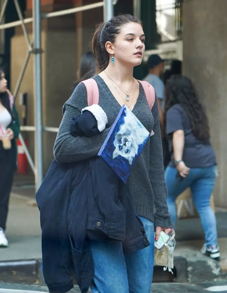 EXCLUSIVE: Katie Holmes and Suri Cruise are Spotted Out in New York City.