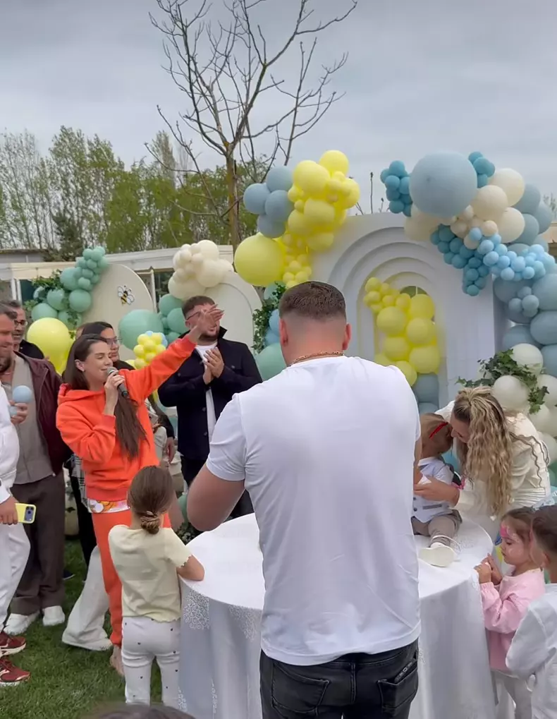 Amir Efrem zi de naștere4