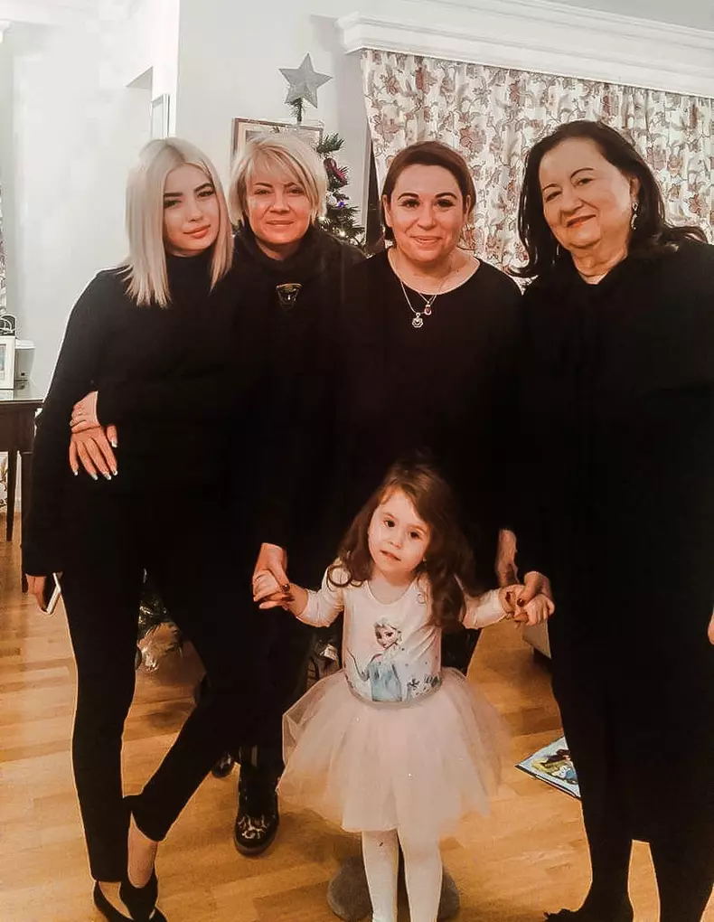 Mioara Roman Oana Roman Catinca Roman Isabela Elisei Călina Roman