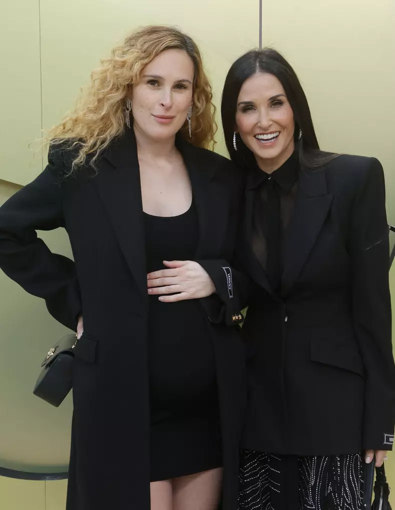 Rumer-Willis-a-recreat-un-moment-din-filmul-Striptease-al-lui-demi-moore