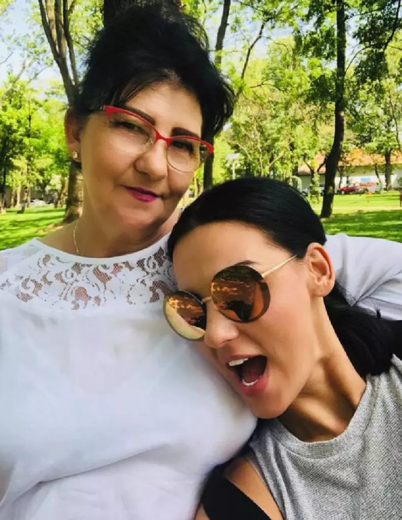 laviniaparvamama-792x1024-1