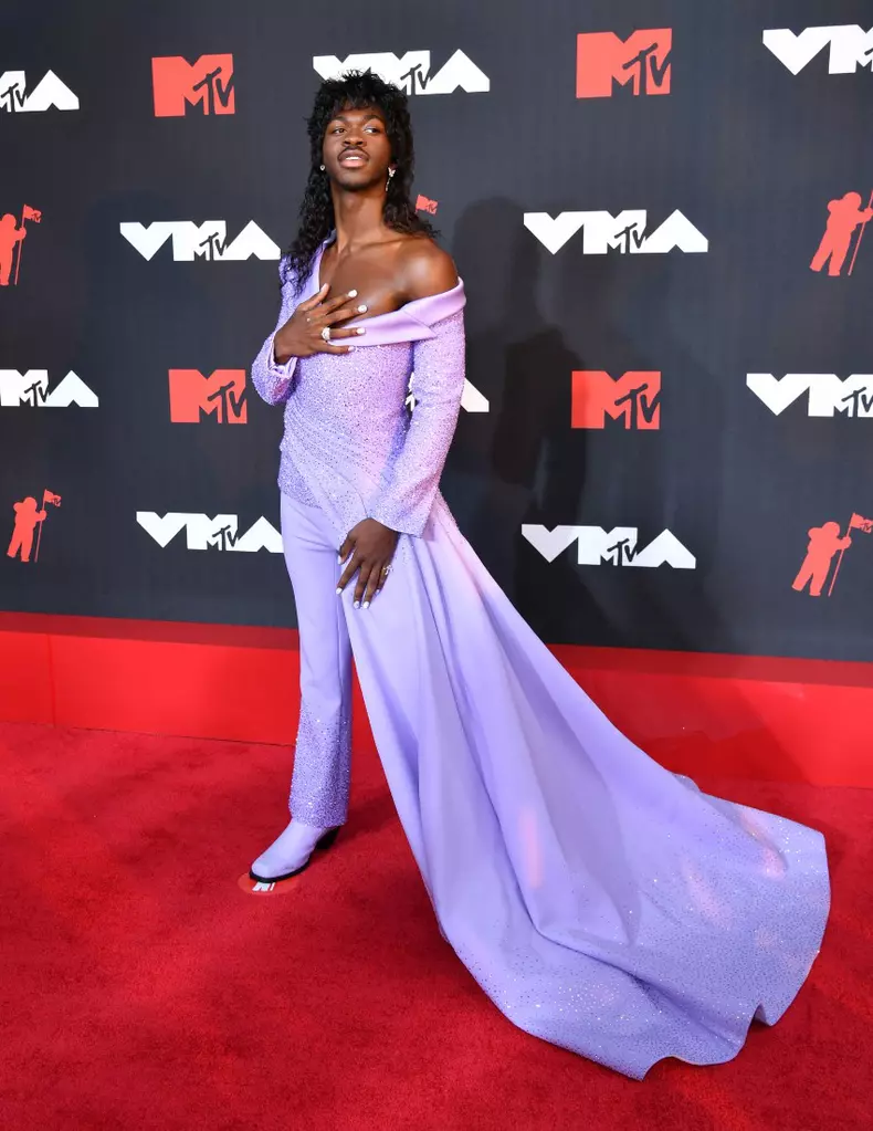 1. Lil Nas X în Versace